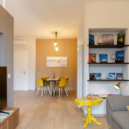 דירה Joivy Chic Apt With 2 Spacious Terraces קיאברי