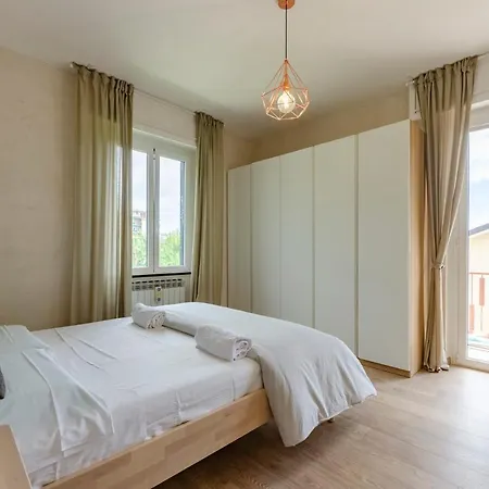 דירה Joivy Chic Apt With 2 Spacious Terraces קיאברי