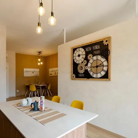 Joivy Chic Apt With 2 Spacious Terraces דירה קיאברי